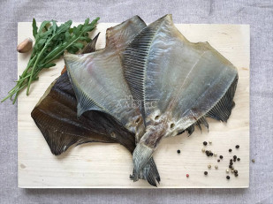 Деревенские гренки со вкусом Сметаны и Лука (Сурские): Камбала камчатская вяленая без икры