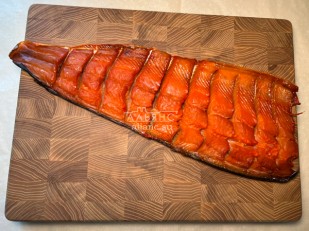 Снеки к пиву: Горбуша боковина х/к (юкола)