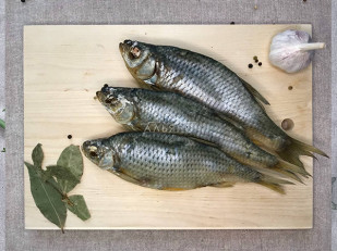 Деревенские гренки со вкусом Сметаны и Лука (Сурские): Красноперка вяленая